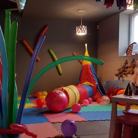 Net Hotel Питешти Экстерьер фото